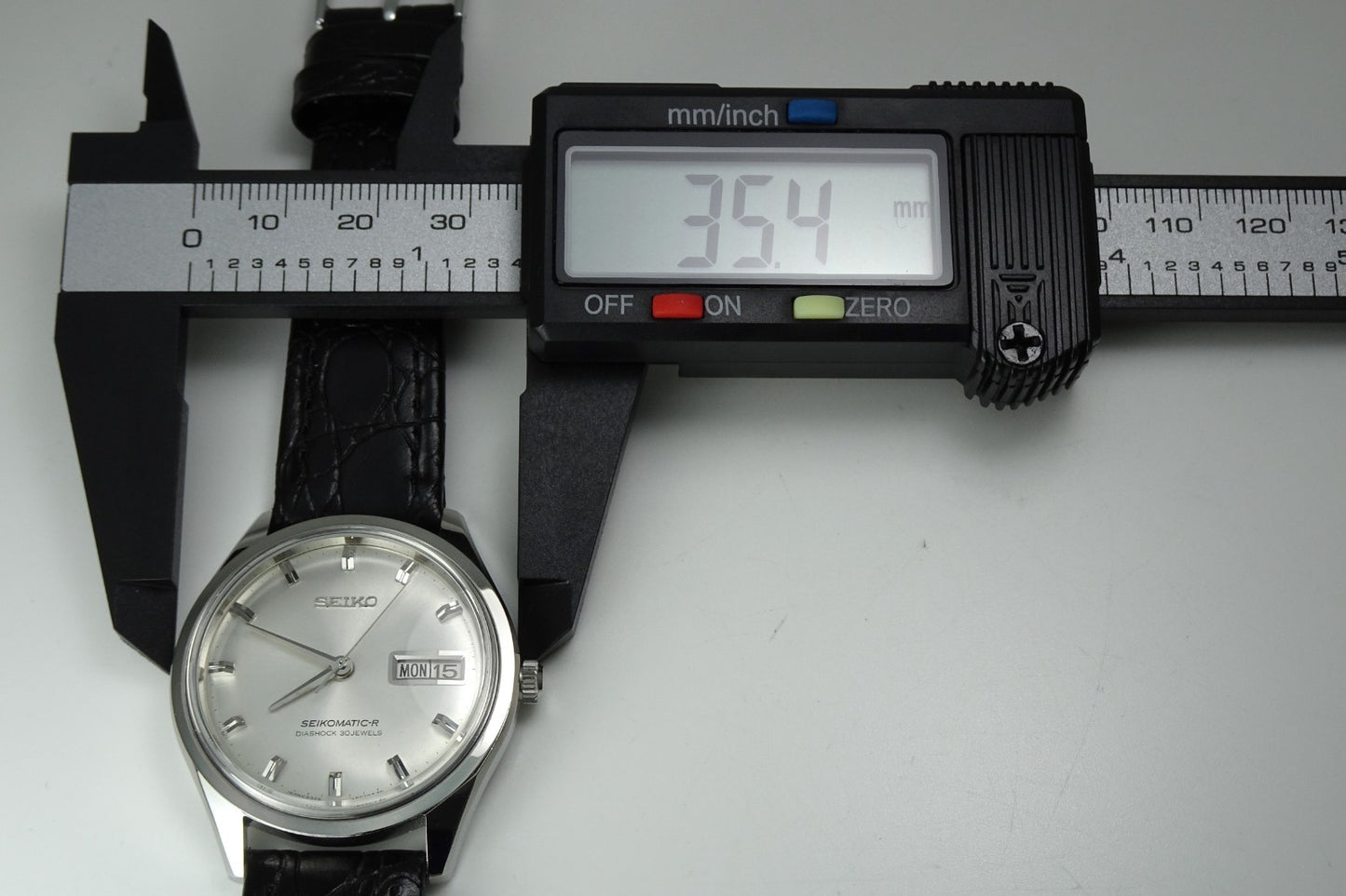 Vintage 1966 JAPAN SEIKO SEIKOMATIC-R WEEKDATER 8306-8001 30Jewels Automatic.