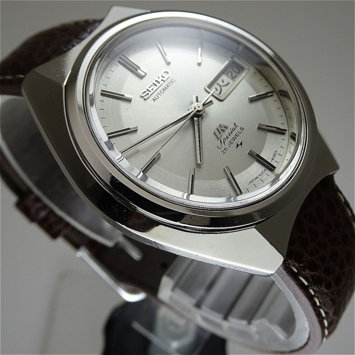 Serviced Vintage 1972 JAPAN SEIKO LORD MATIC SP  5206-6110 25J Automatic.