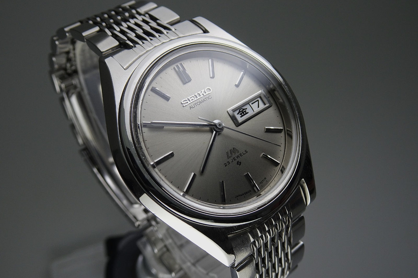 Serviced  Vintage 1973 JAPAN SEIKO LORD MATIC WEEKDATER 5606-7071 23J Automatic.