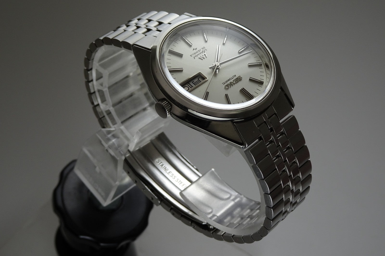 Vintage 1972 JAPAN SEIKO LORD MATIC SPECIAL WEEKDATER 5206-6130 25J Automatic.