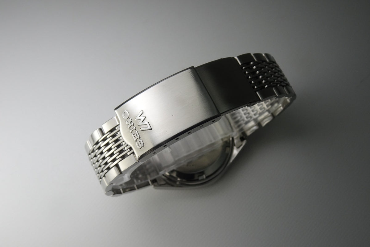 Vintage 1975 JAPAN SEIKO LORD MATIC WEEKDATER 5606-8051 23Jewels Automatic.