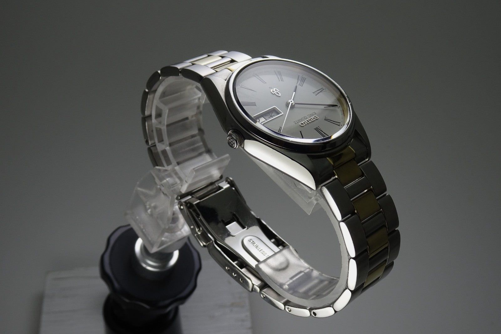 Vintage 1977 JAPAN SEIKO KING QUARTZ 4823-8110 7Jewels Quartz.