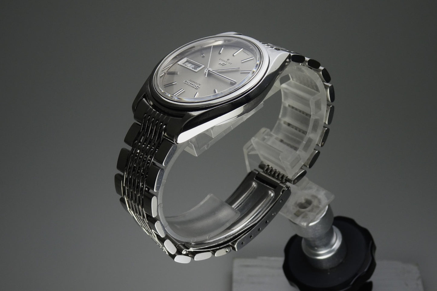 Serviced  Vintage 1973 JAPAN SEIKO LORD MATIC WEEKDATER 5606-7071 23J Automatic.