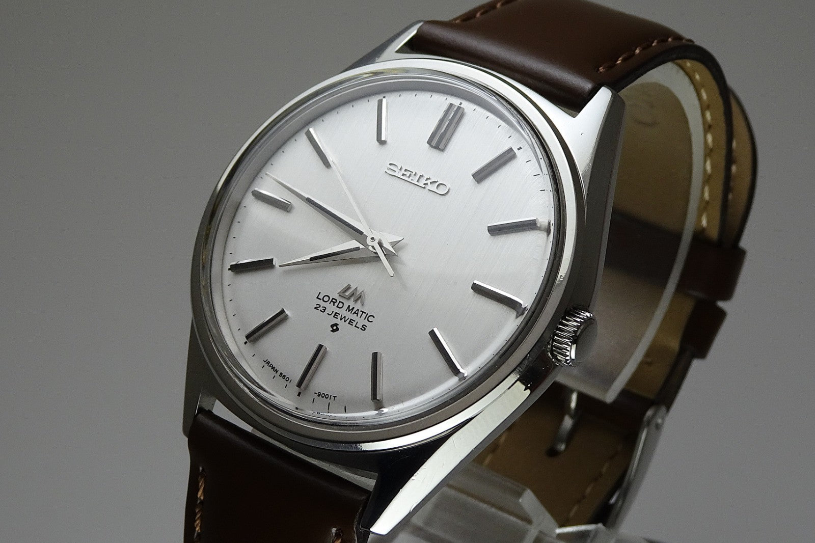 Vintage 1975 JAPAN SEIKO LORD MATIC 5601-9000 23Jewels Automatic.