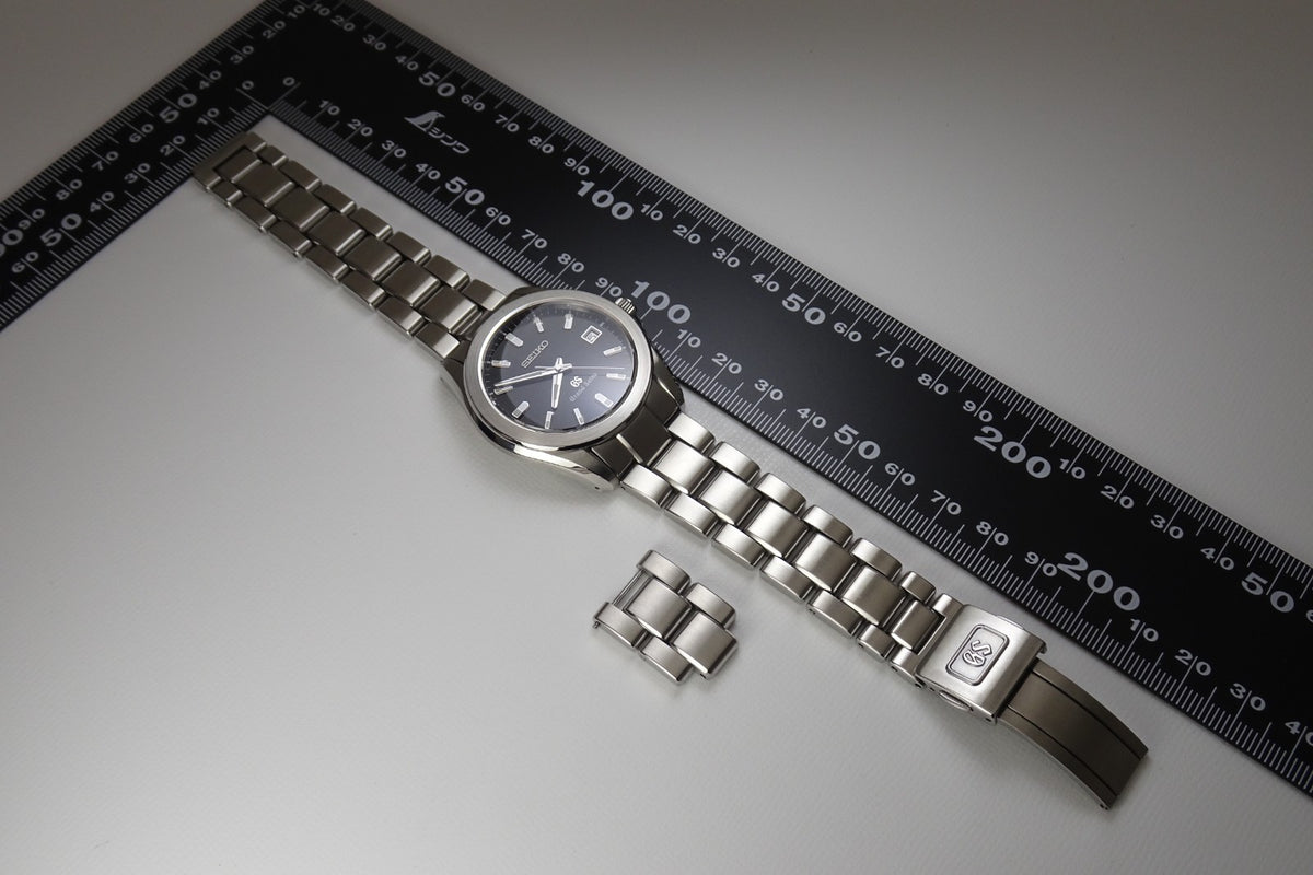 Vintage 2005 JAPAN GRAND SEIKO 8J56-8020 7Jewels Quartz.