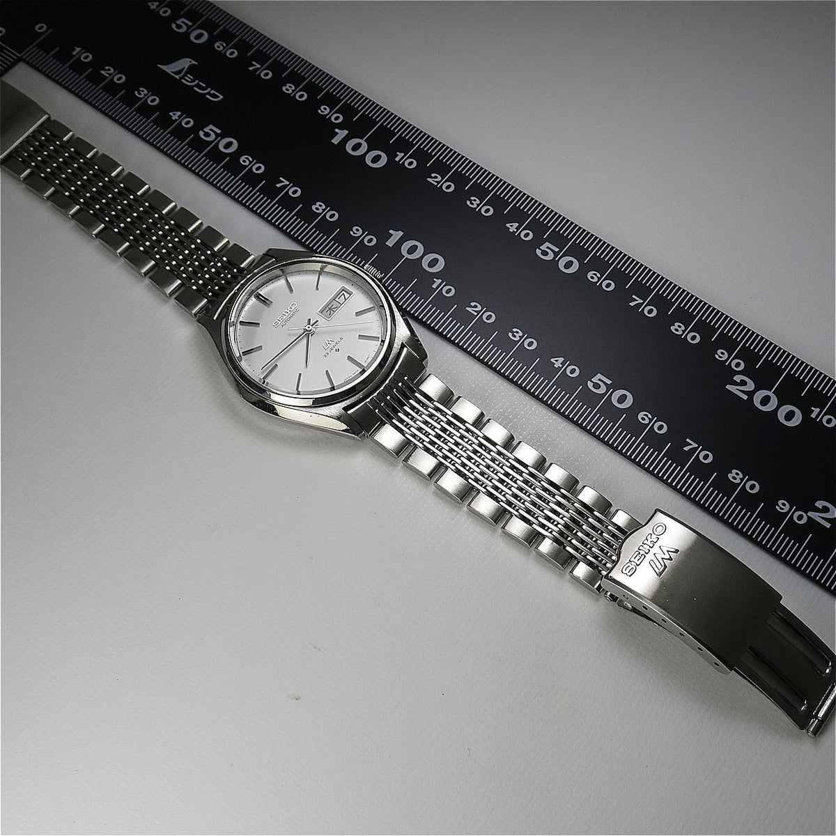Serviced  Vintage 1975 JAPAN SEIKO LORD MATIC WEEKDATER 5606-8051 23J Automatic.