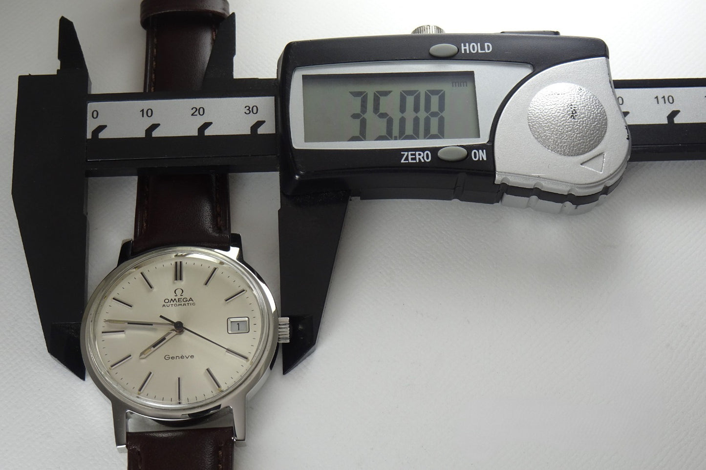 OMEGA Geneve cal.1012 Automatic.