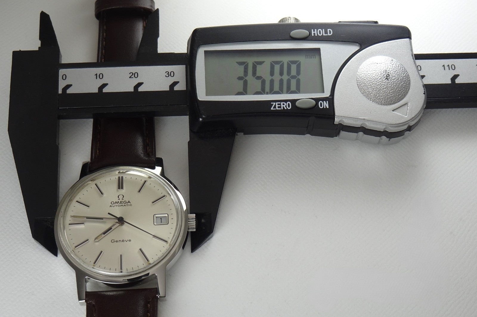 OMEGA Geneve cal.1012 Automatic.