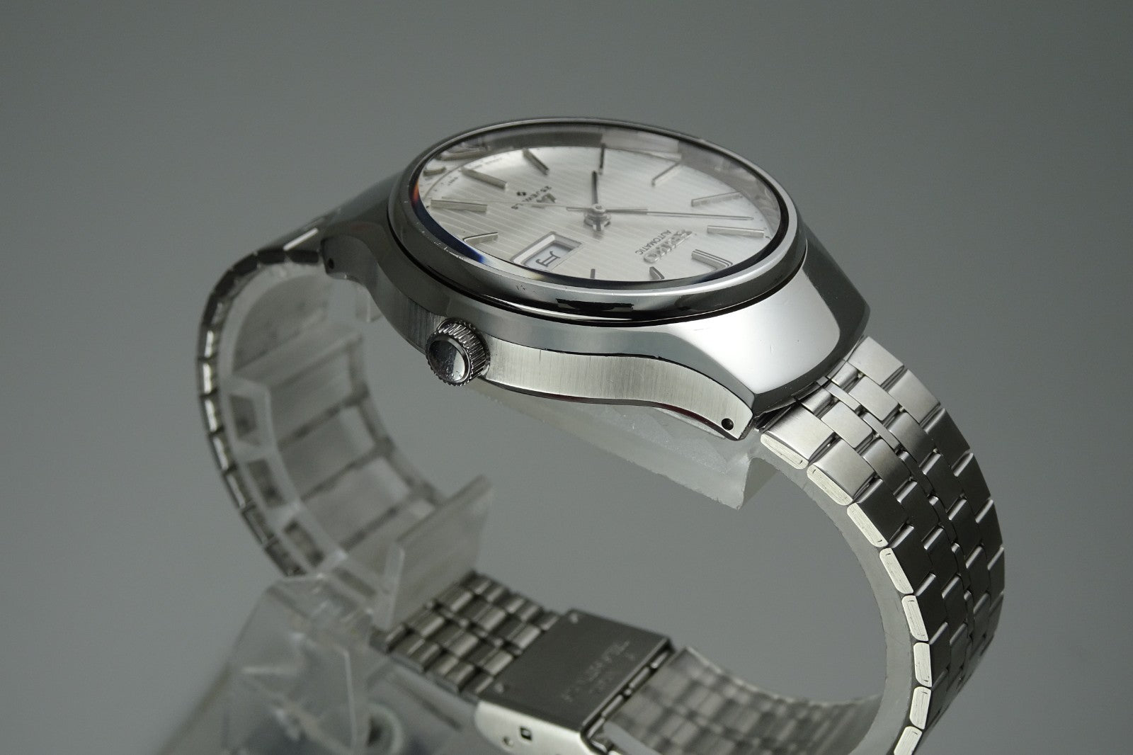 Serviced Vintage 1975 JAPAN SEIKO LORD MATIC WEEKDATER 5606-8120 25J Automatic.