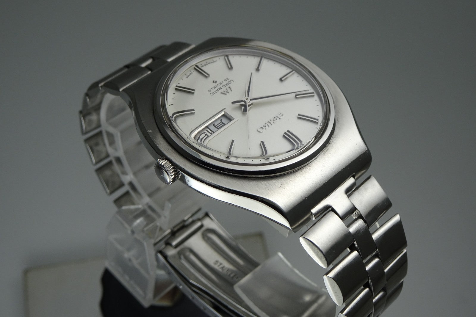 Serviced  Vintage 1969 JAPAN SEIKO LORD MATIC WEEKDATER 5606-7120 25J Automatic.