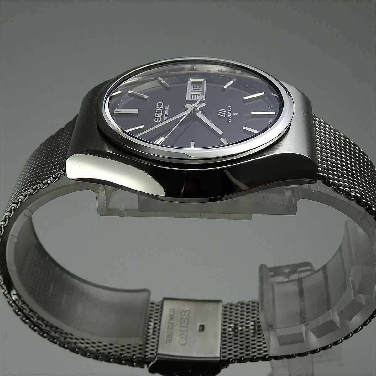 Vintage 1975 JAPAN LORD MATIC WEEKDATER 5606-8090 23Jewels Automatic.
