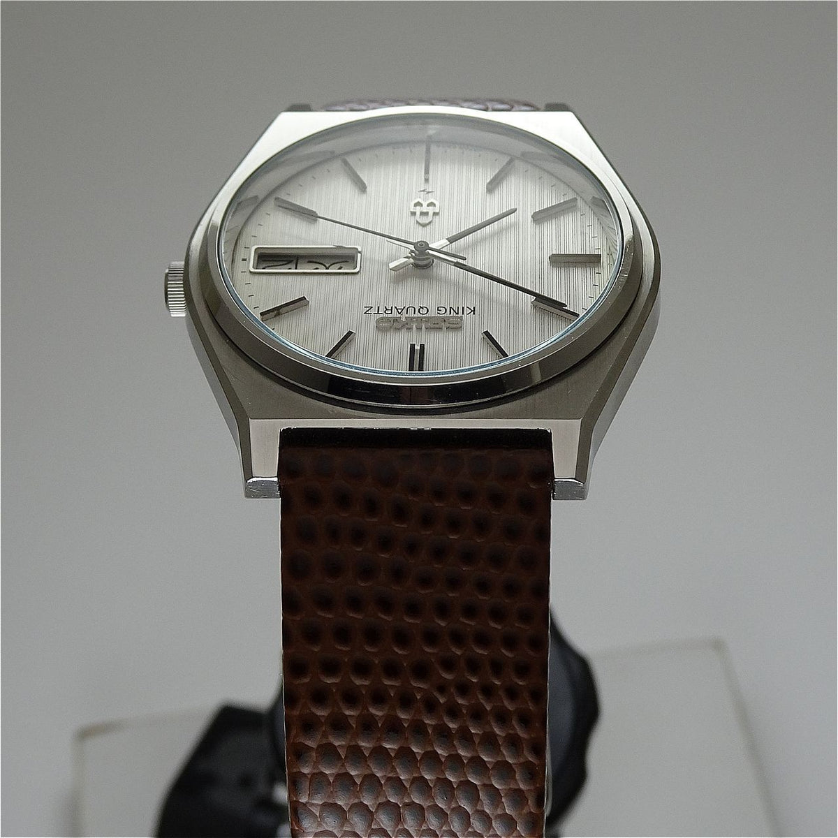 Vintage 1978 JAPAN SEIKO KING QUARTZ 5856-7030 8Jewels Quartz.