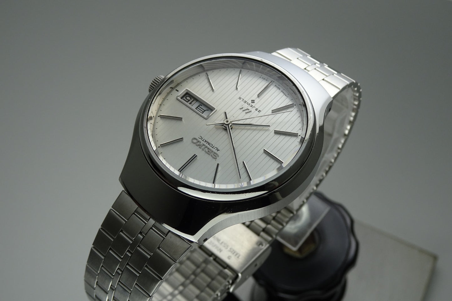Serviced Vintage 1975 JAPAN SEIKO LORD MATIC WEEKDATER 5606-8120 25J Automatic.