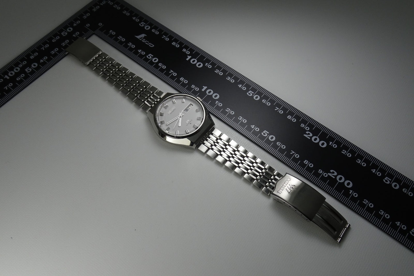 Serviced Vintage 1975 JAPAN SEIKO LORD MATIC WEEKDATER 5606-8061 23J Automatic.