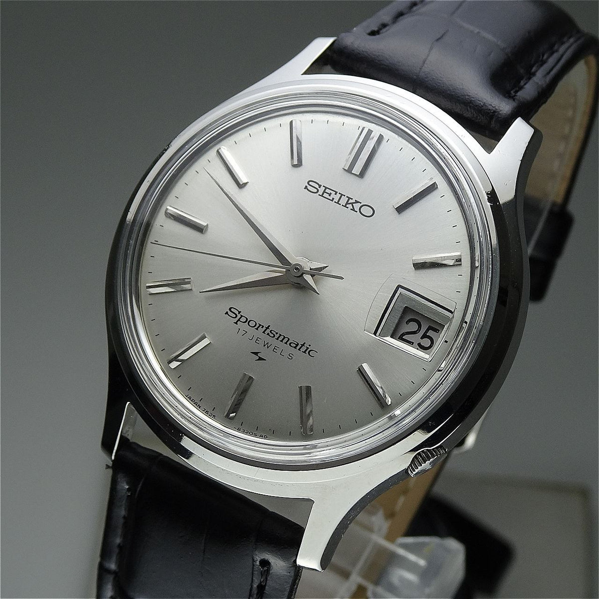 Vintage 1968 JAPAN SEIKO SPORTSMATIC CALENDAR 7625-8293 17Jewels Automatic.