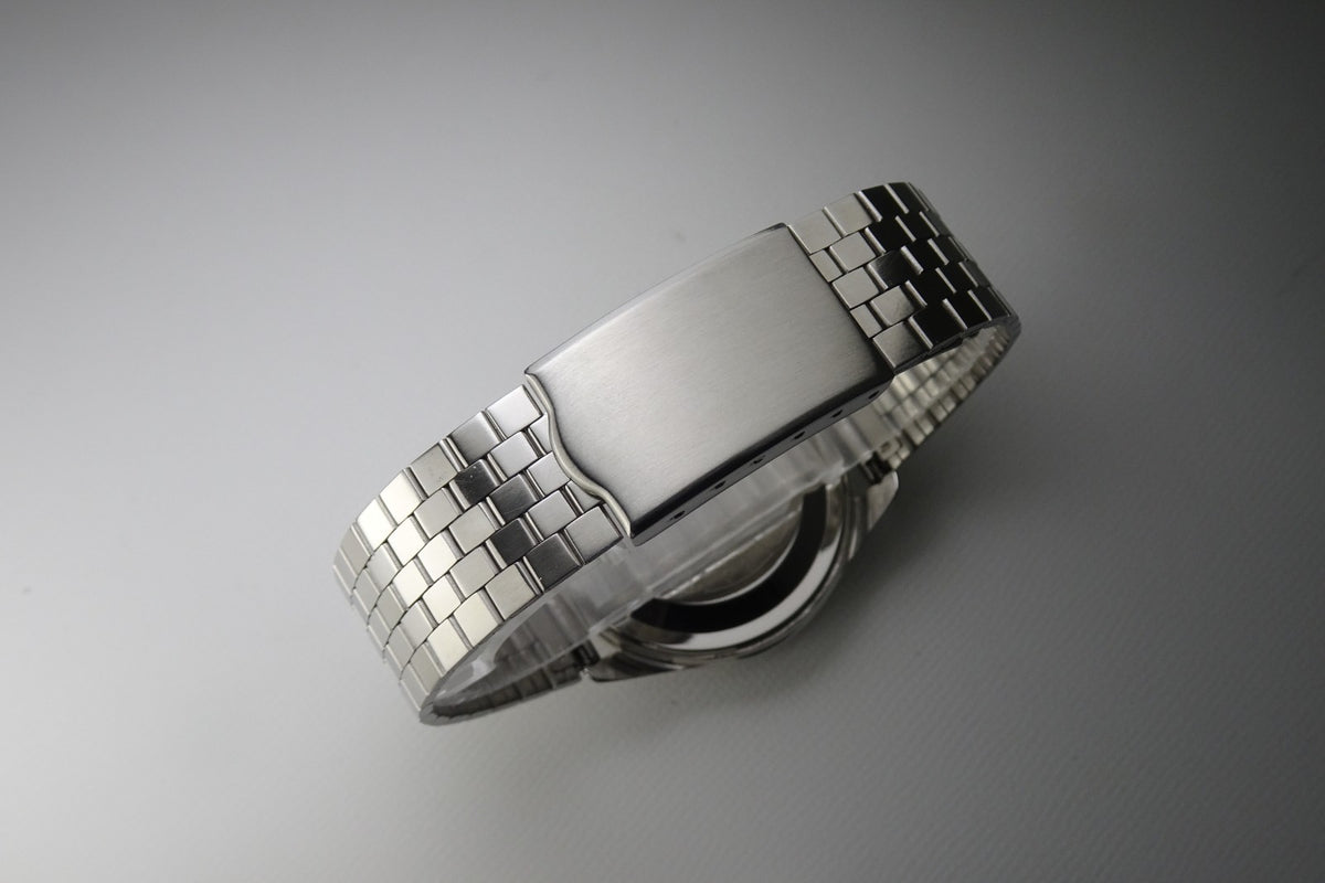 Serviced Vintage 1965 JAPAN SEIKO SEIKOMATIC-R 8305-0020 30Jewels Automatic.