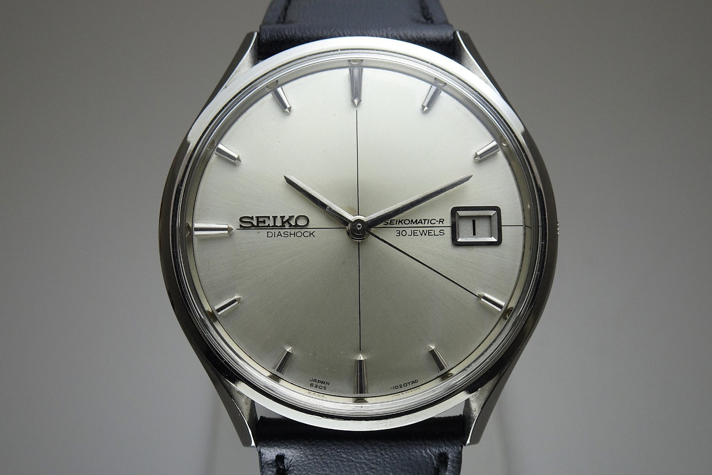 Vintage 1965 JAPAN SEIKO SEIKOMATIC-R SLIMDATE 8305-1010 30Jewels Automatic.