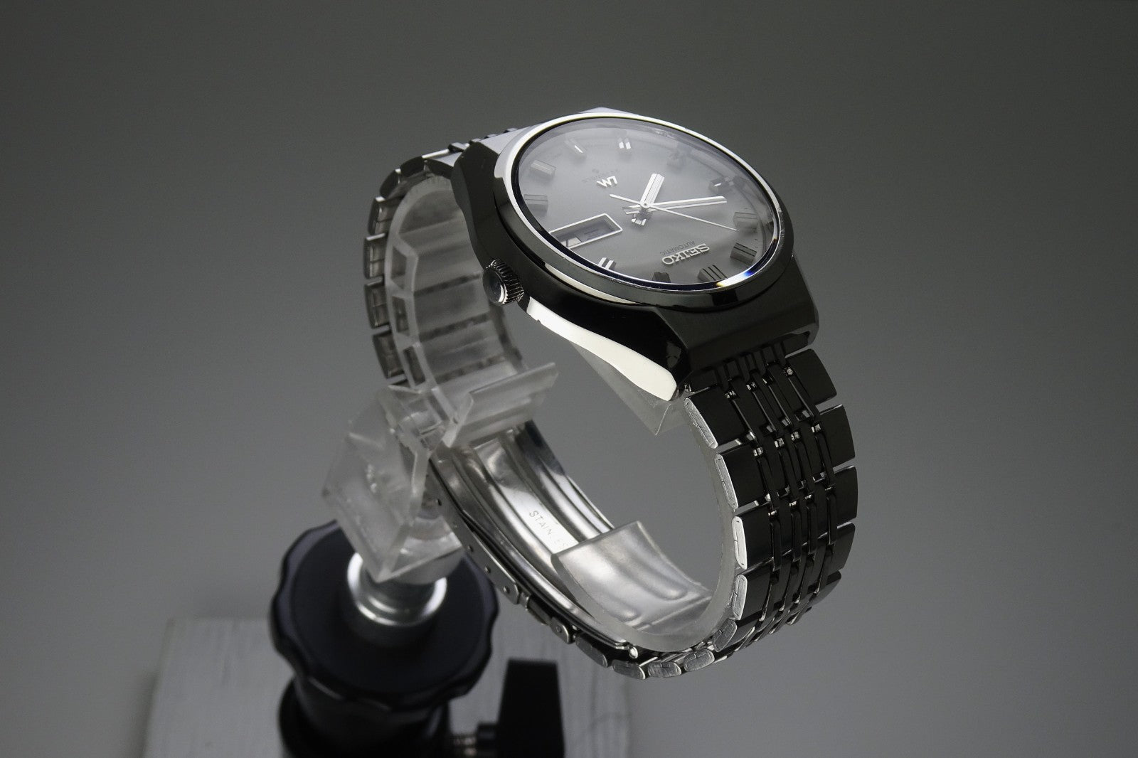 Serviced Vintage 1975 JAPAN SEIKO LORD MATIC WEEKDATER 5606-8061 23J Automatic.