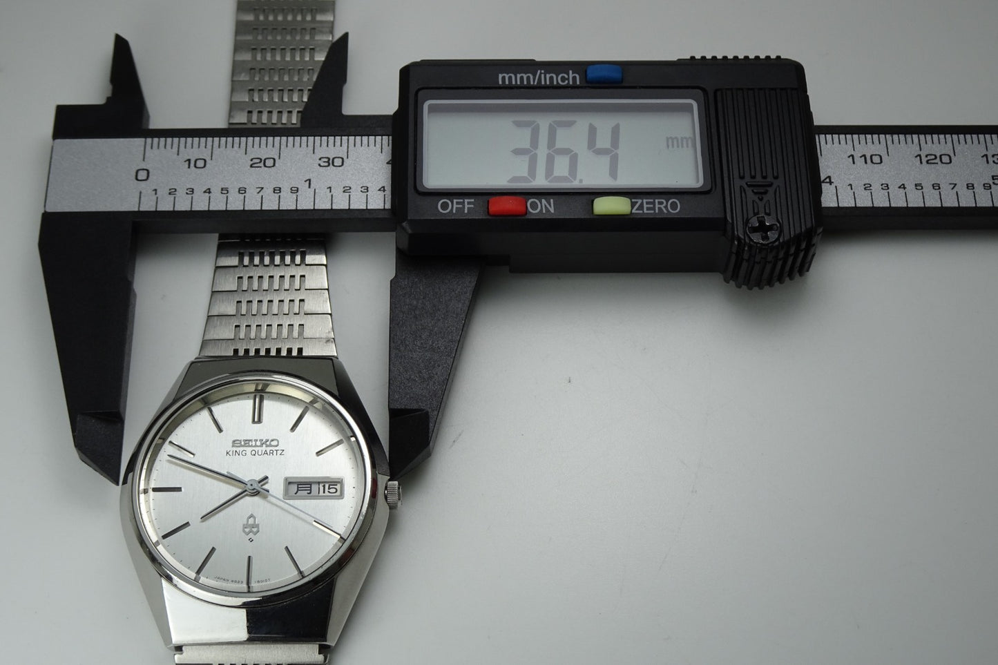 Vintage 1976 JAPAN SEIKO KING QUARTZ 4823-8010 7Jewels Quartz.