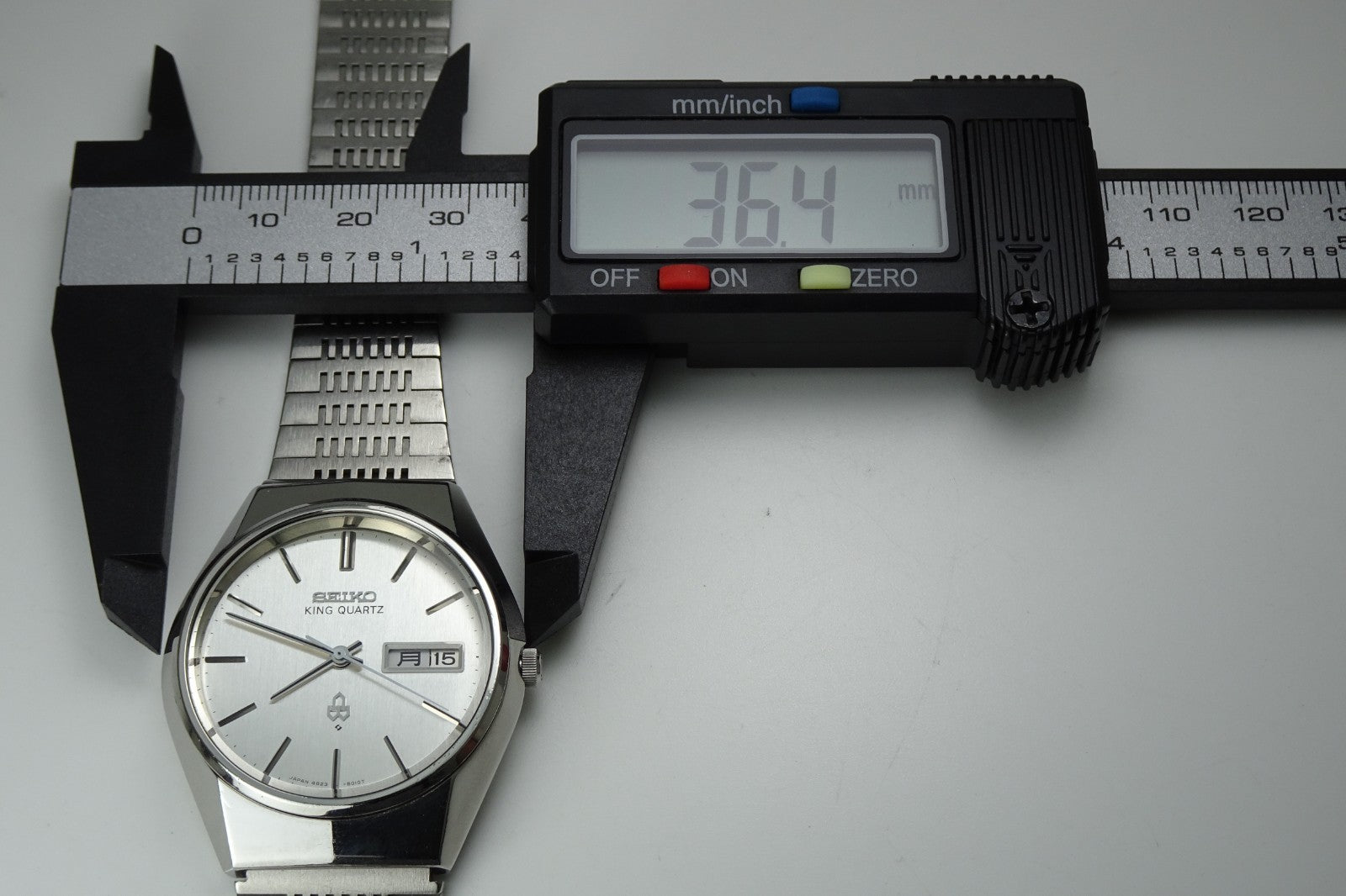 Vintage 1976 JAPAN SEIKO KING QUARTZ 4823-8010 7Jewels Quartz.