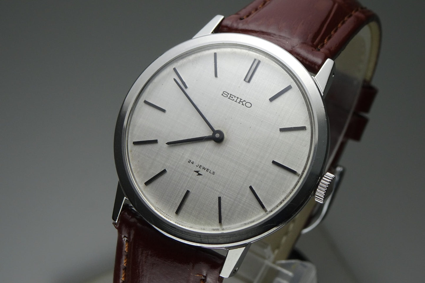 Serviced  Vintage 1973 JAPAN SEIKO CHARIOT HI-BEAT 2220-0180 24J Hand-winding.