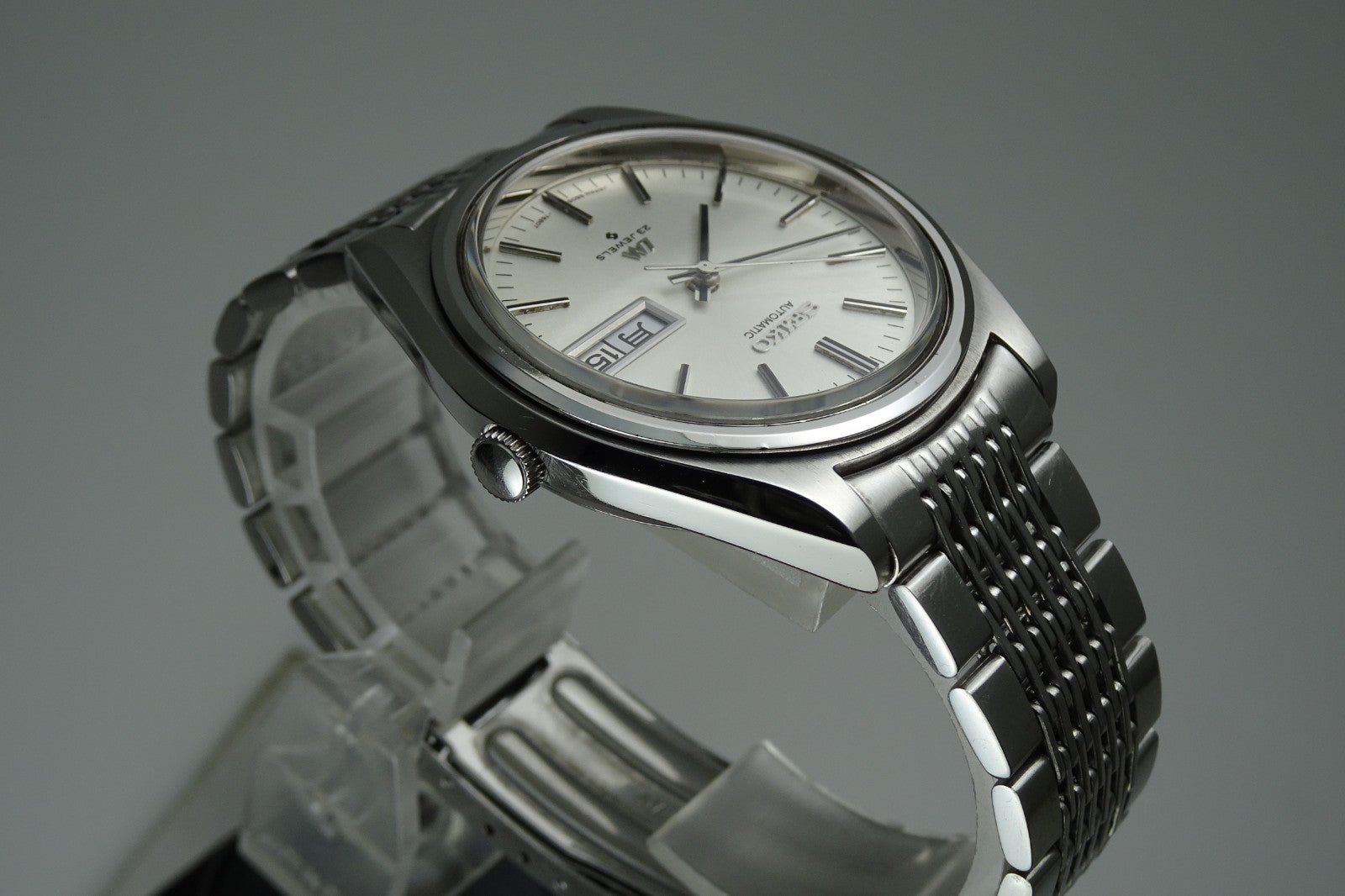 Vintage 1974 JAPAN SEIKO LORD MATIC WEEKDATER 5606-7072 23Jewels Automatic.
