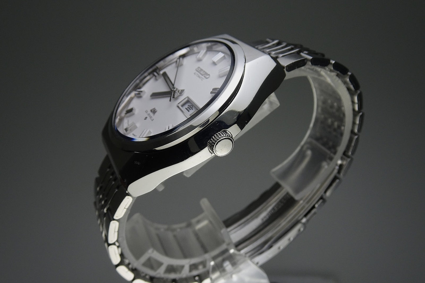 Serviced Vintage 1975 JAPAN SEIKO LORD MATIC WEEKDATER 5606-8061 23J Automatic.