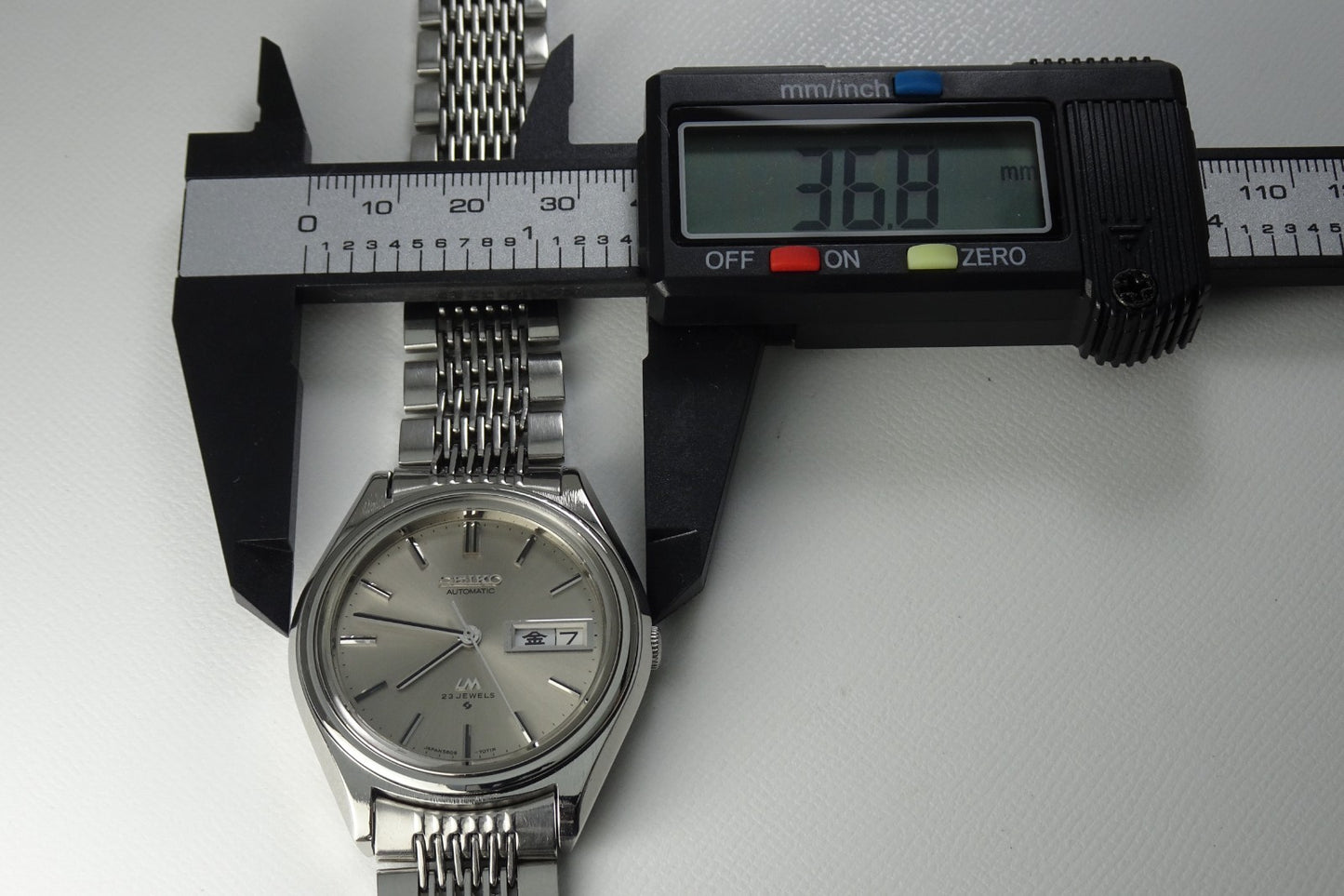 Serviced  Vintage 1973 JAPAN SEIKO LORD MATIC WEEKDATER 5606-7071 23J Automatic.