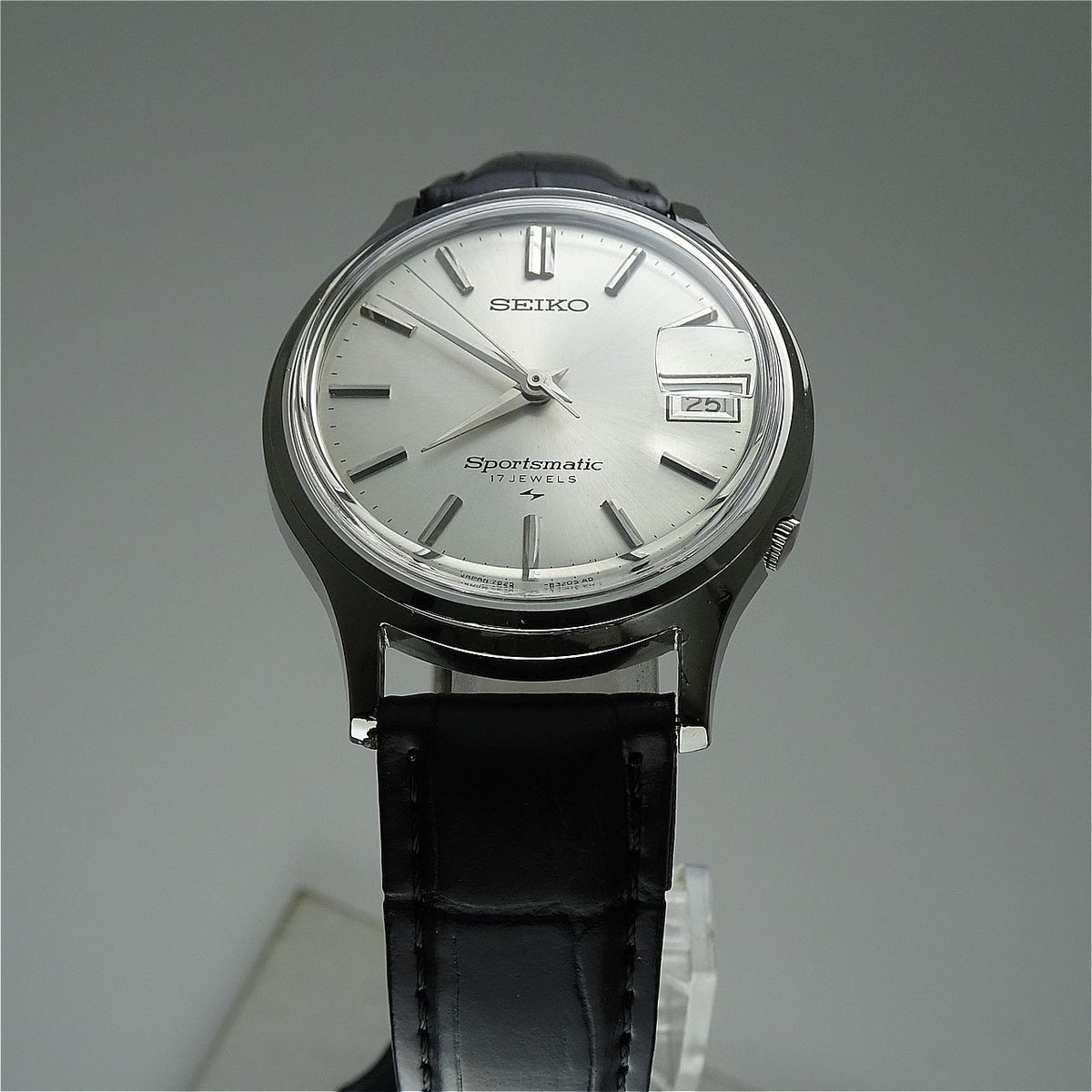 Vintage 1968 JAPAN SEIKO SPORTSMATIC CALENDAR 7625-8293 17Jewels Automatic.